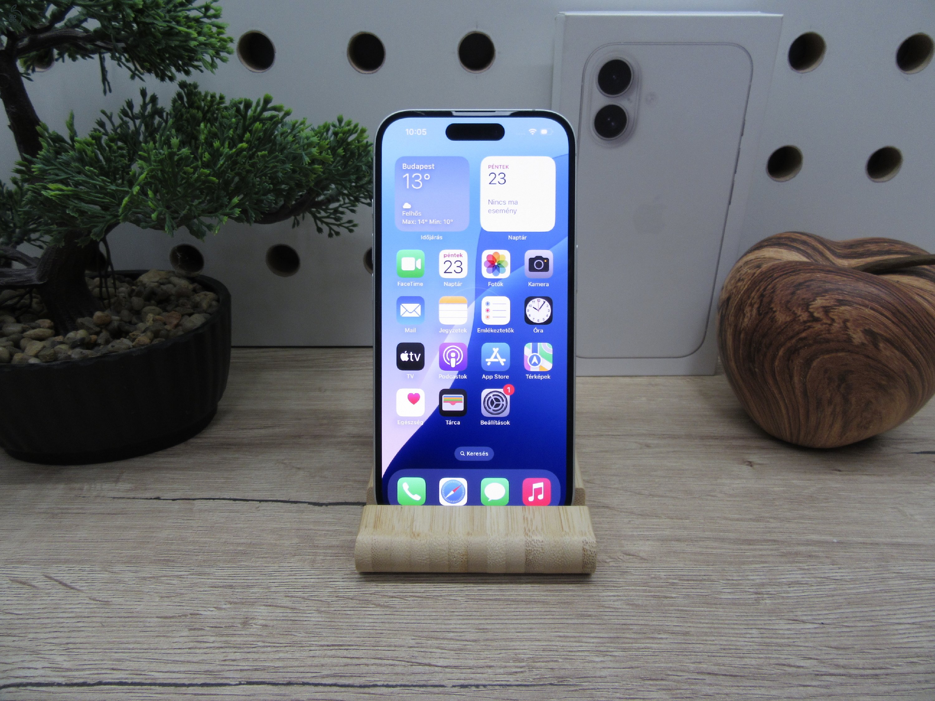 Apple iPhone 16 - White - Használt, karcmentes
