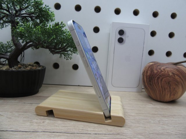 Apple iPhone 16 - White - Használt, karcmentes