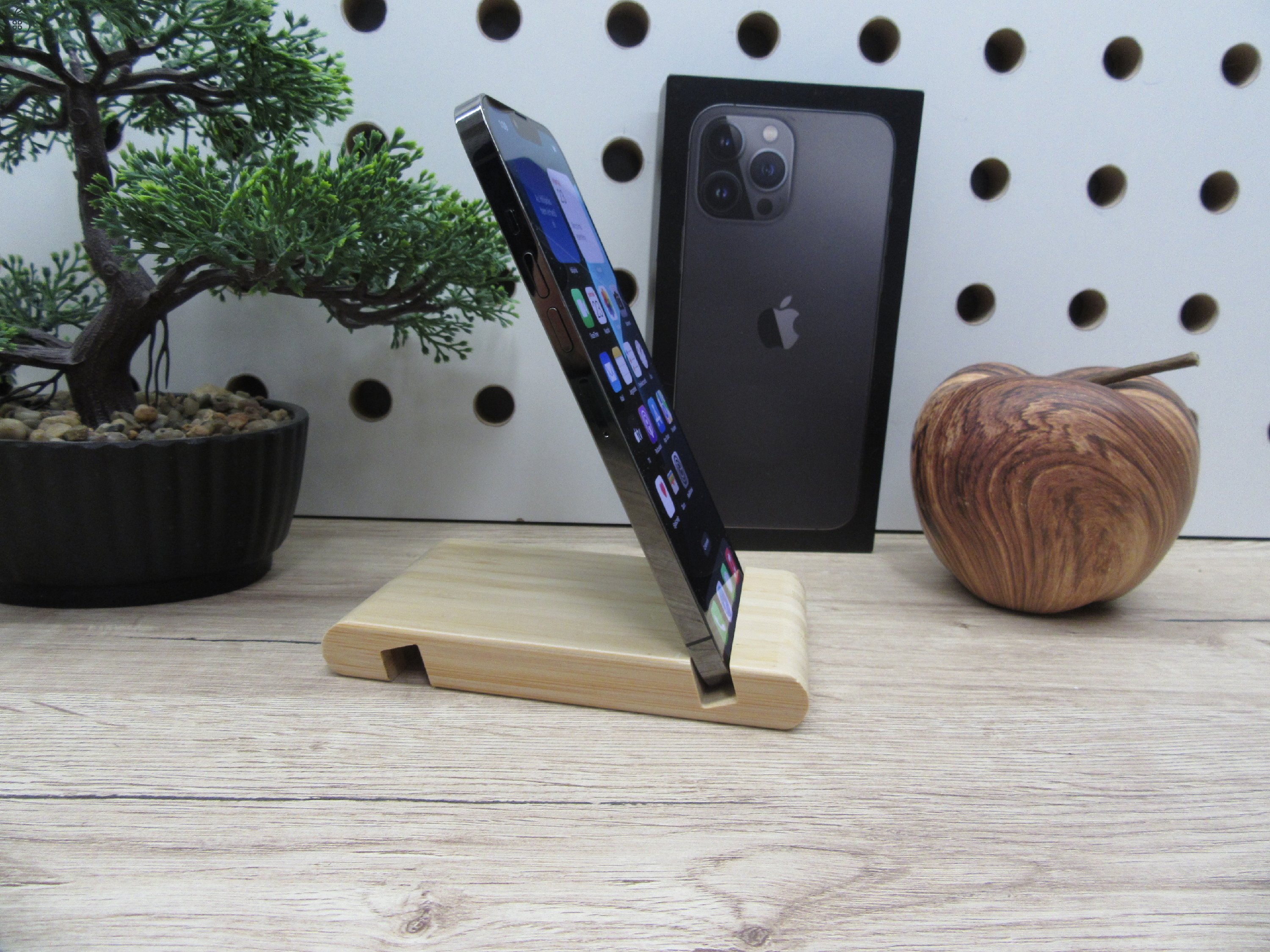 Apple iPhone 13 Pro Max - Graphite - Használt, újszerű, karcmentes