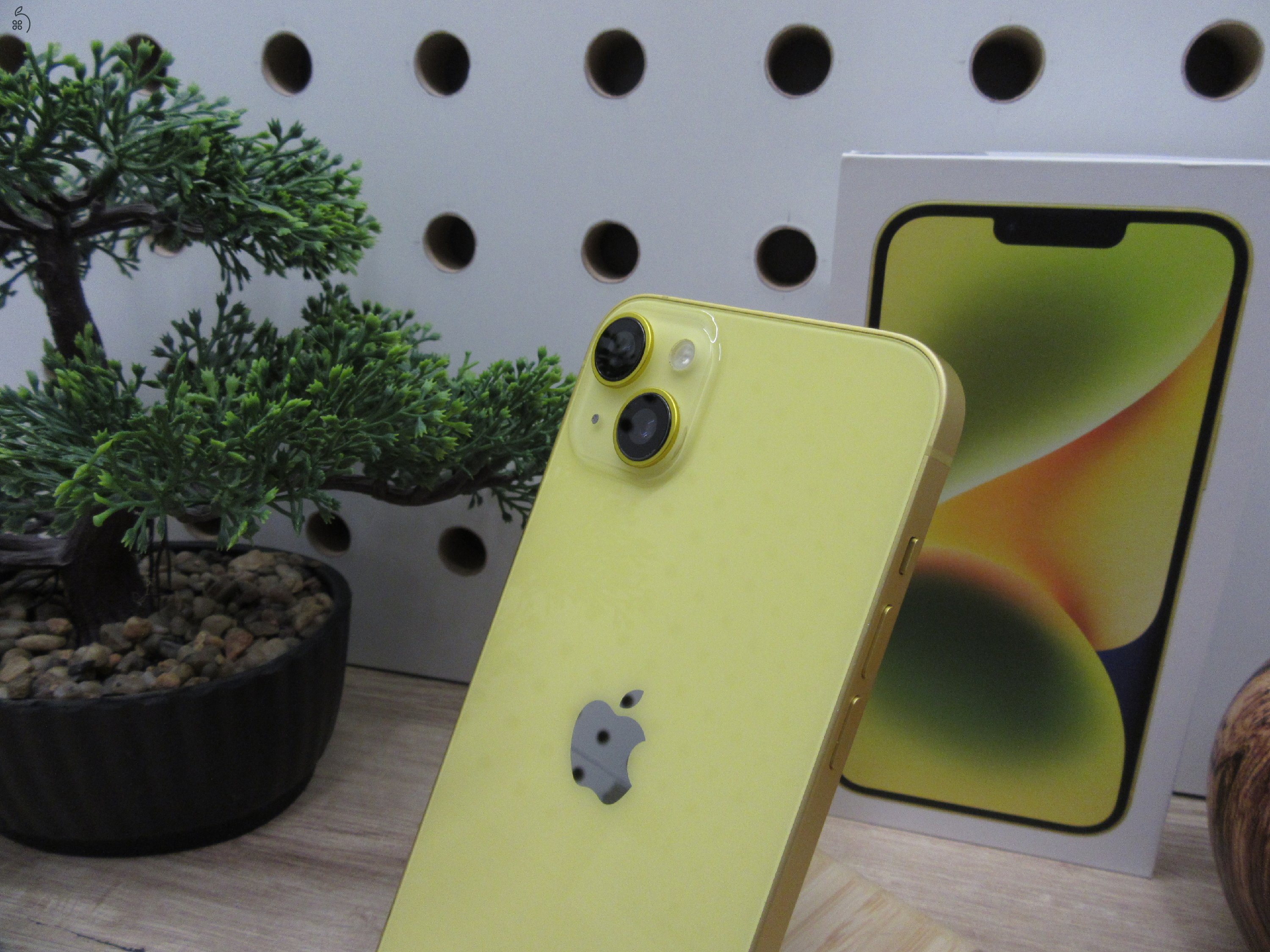 Apple iPhone 14 Plus - Yellow - Használt, karcmentes