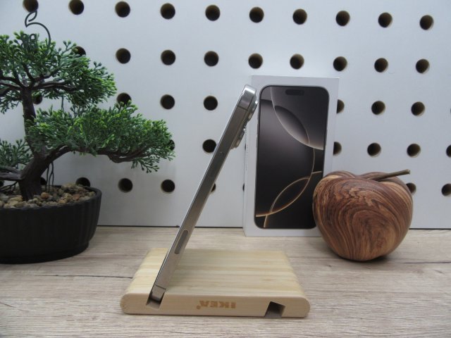 Apple 16 Pro Max - Natural Titanium - Új, kipróbált