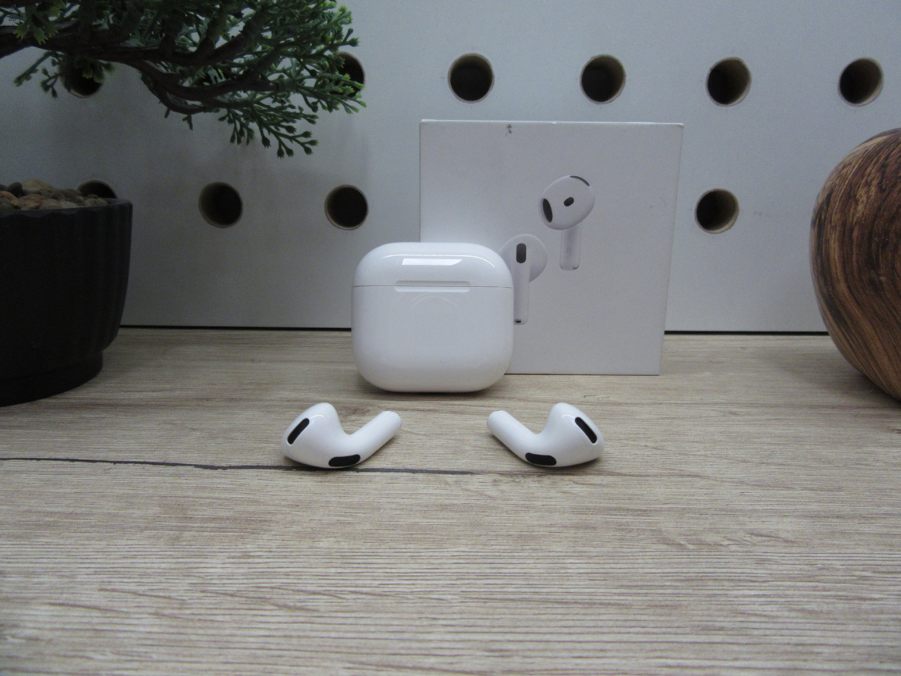 Apple Airpods 4 - Használt, karcmentes