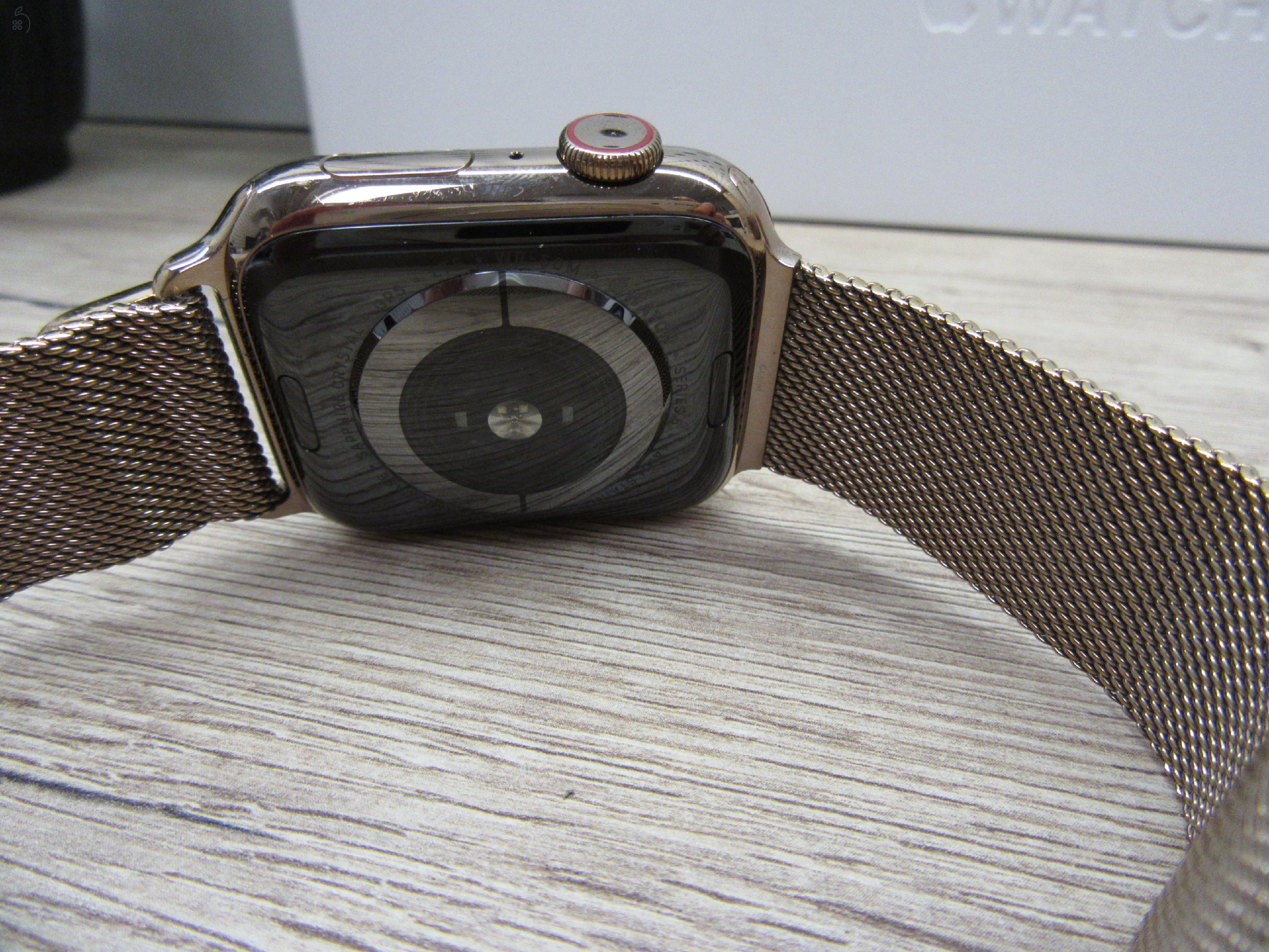 Apple Watch 5 Gold Stainless Steel - 44 mm - Használt, megkímélt