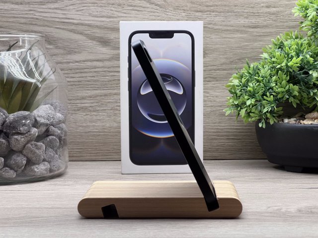 Hibátlan iPhone 16e Black 128GB 2 ÉV Garanciával Számlával Aksi 100%