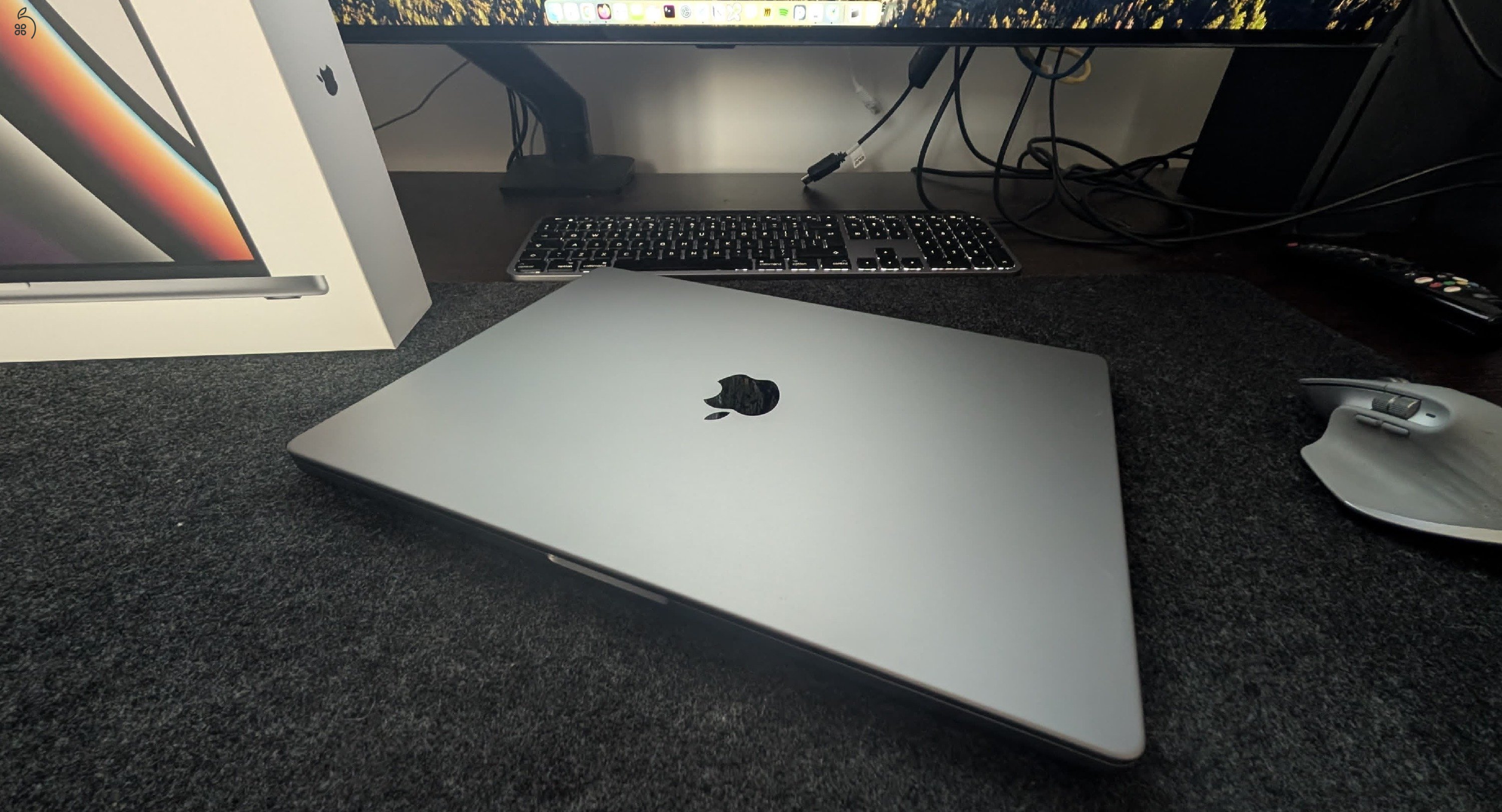 MacBook Pro 16