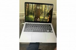 MacBook Air M1, 8 GB RAM, 250 GB tárhely