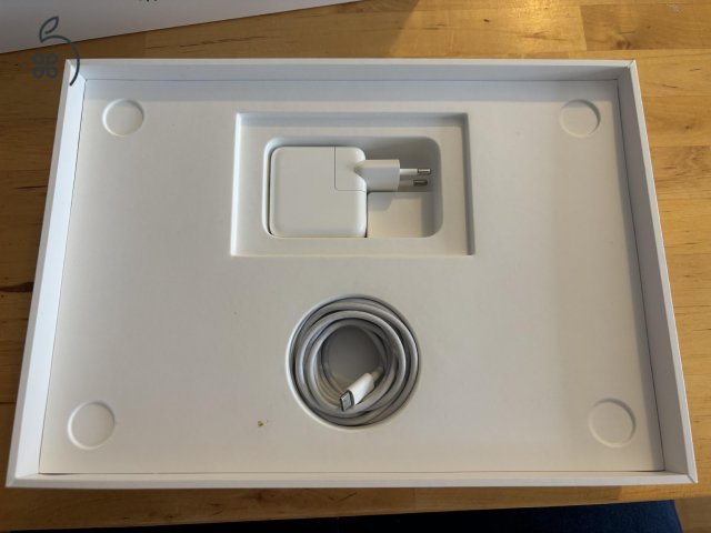 MacBook Air M1 / 8GB / 256GB (szép állapot)