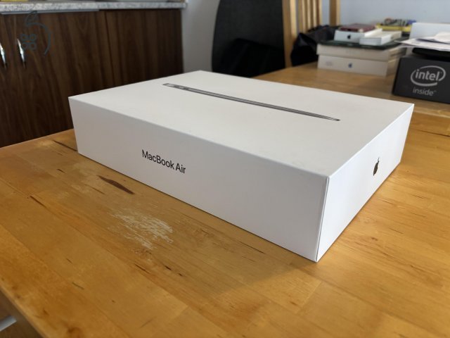 MacBook Air M1 / 8GB / 256GB (szép állapot)
