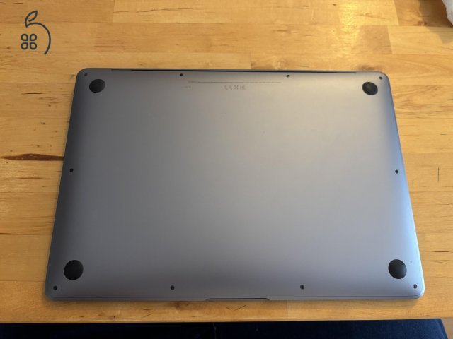 MacBook Air M1 / 8GB / 256GB (szép állapot)