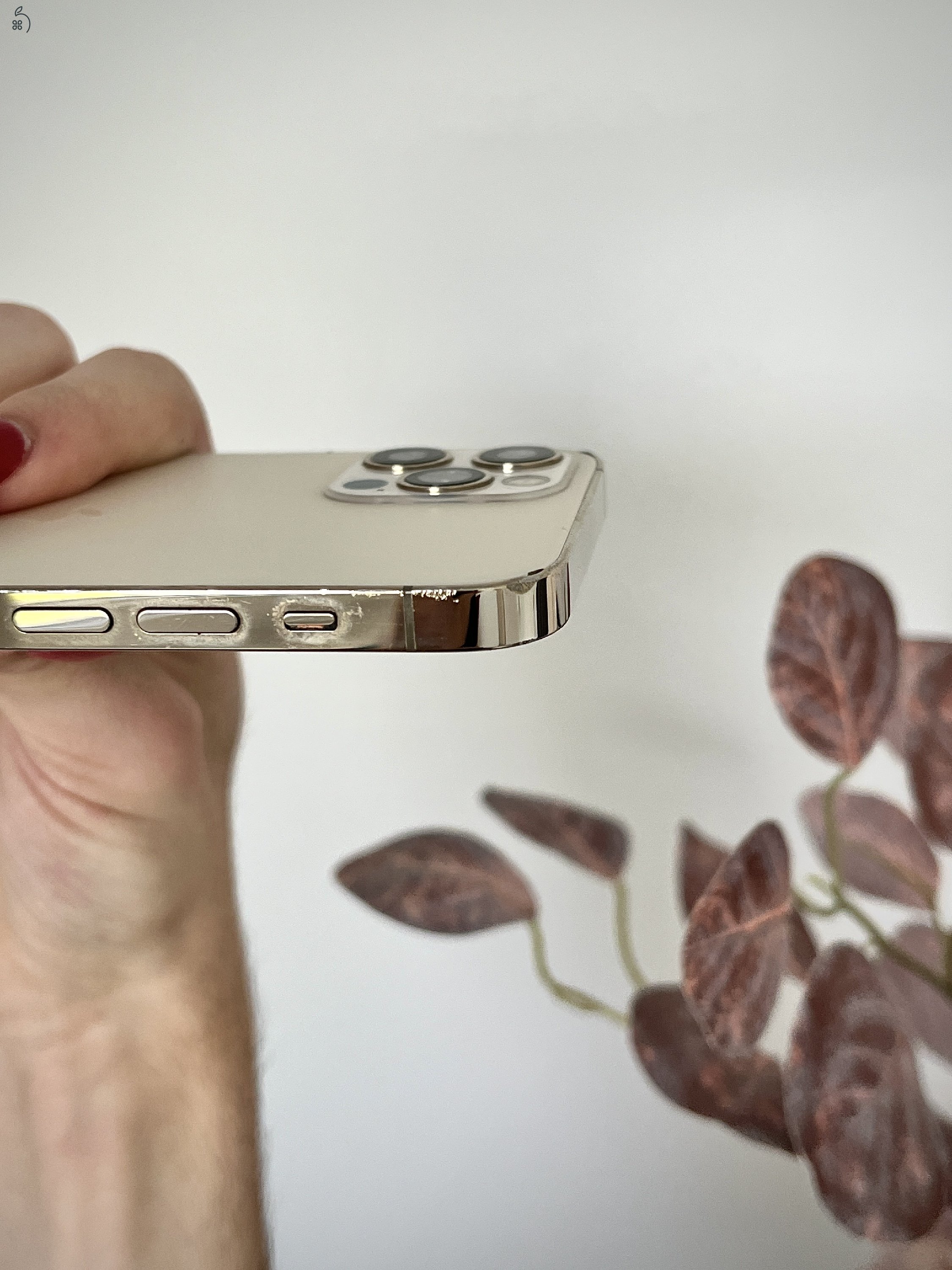 iPhone 12 Pro 128GB + Apple Watch Series 4 + kiegészítők