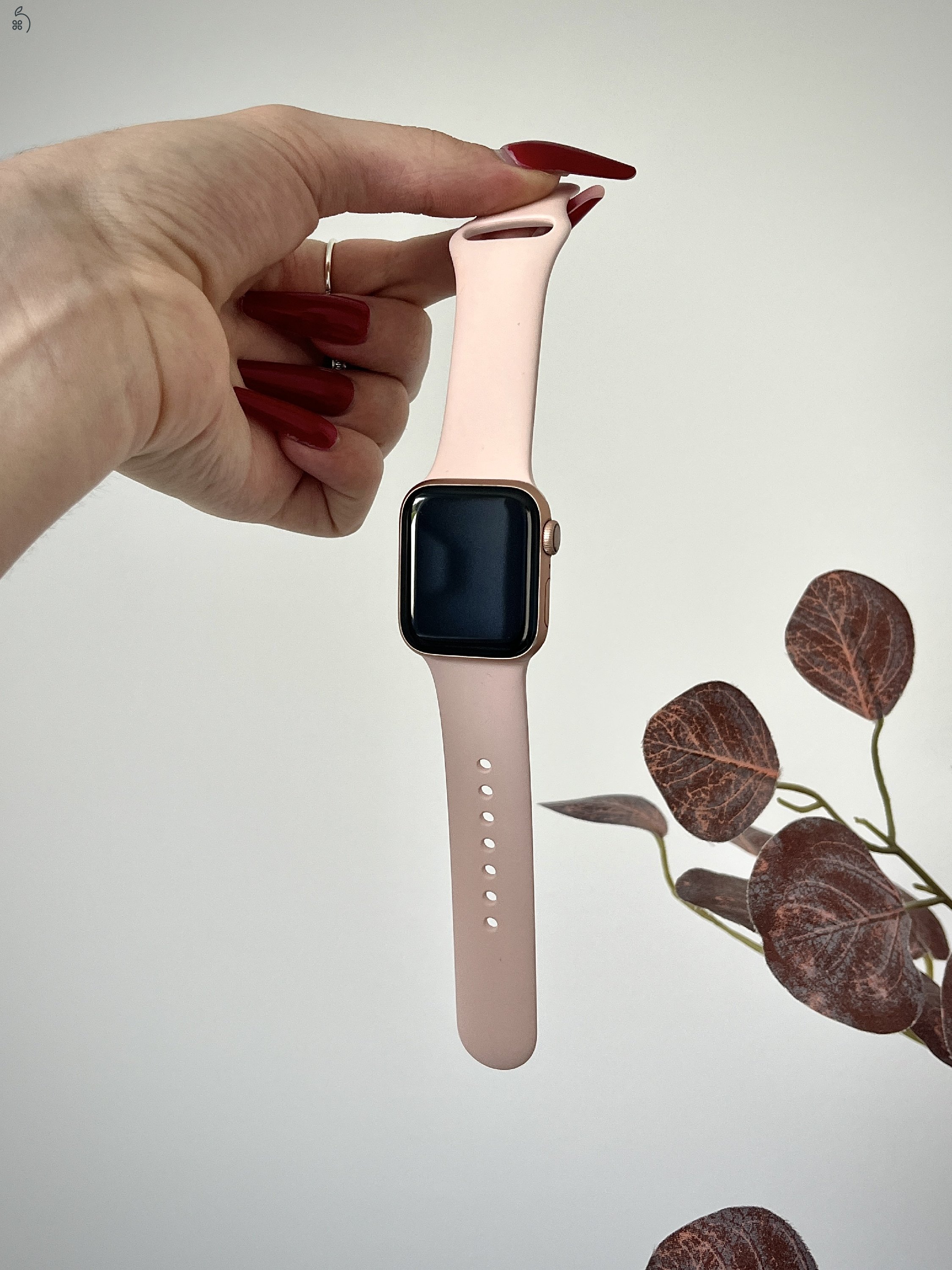 iPhone 12 Pro 128GB + Apple Watch Series 4 + kiegészítők