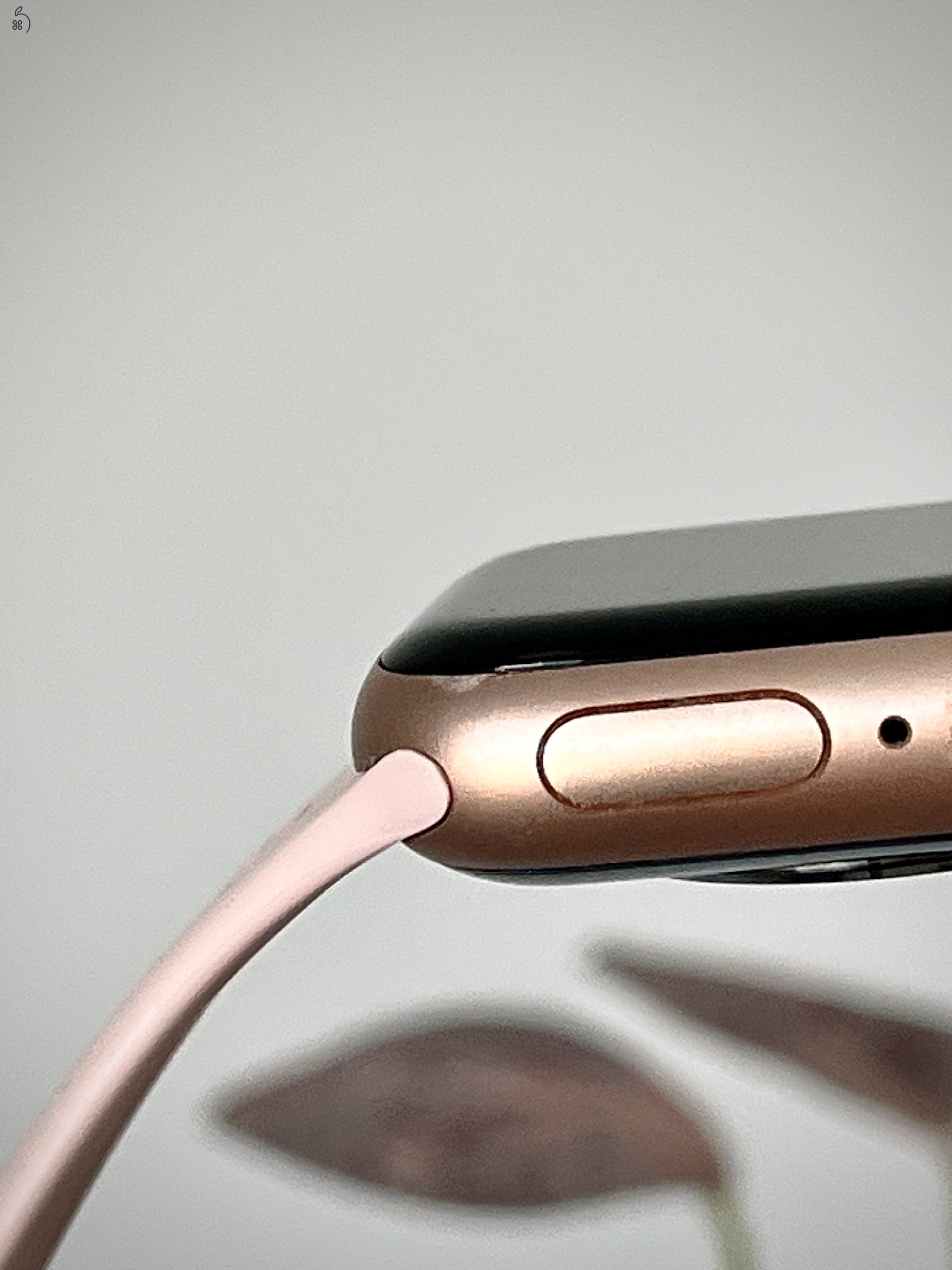 iPhone 12 Pro 128GB + Apple Watch Series 4 + kiegészítők