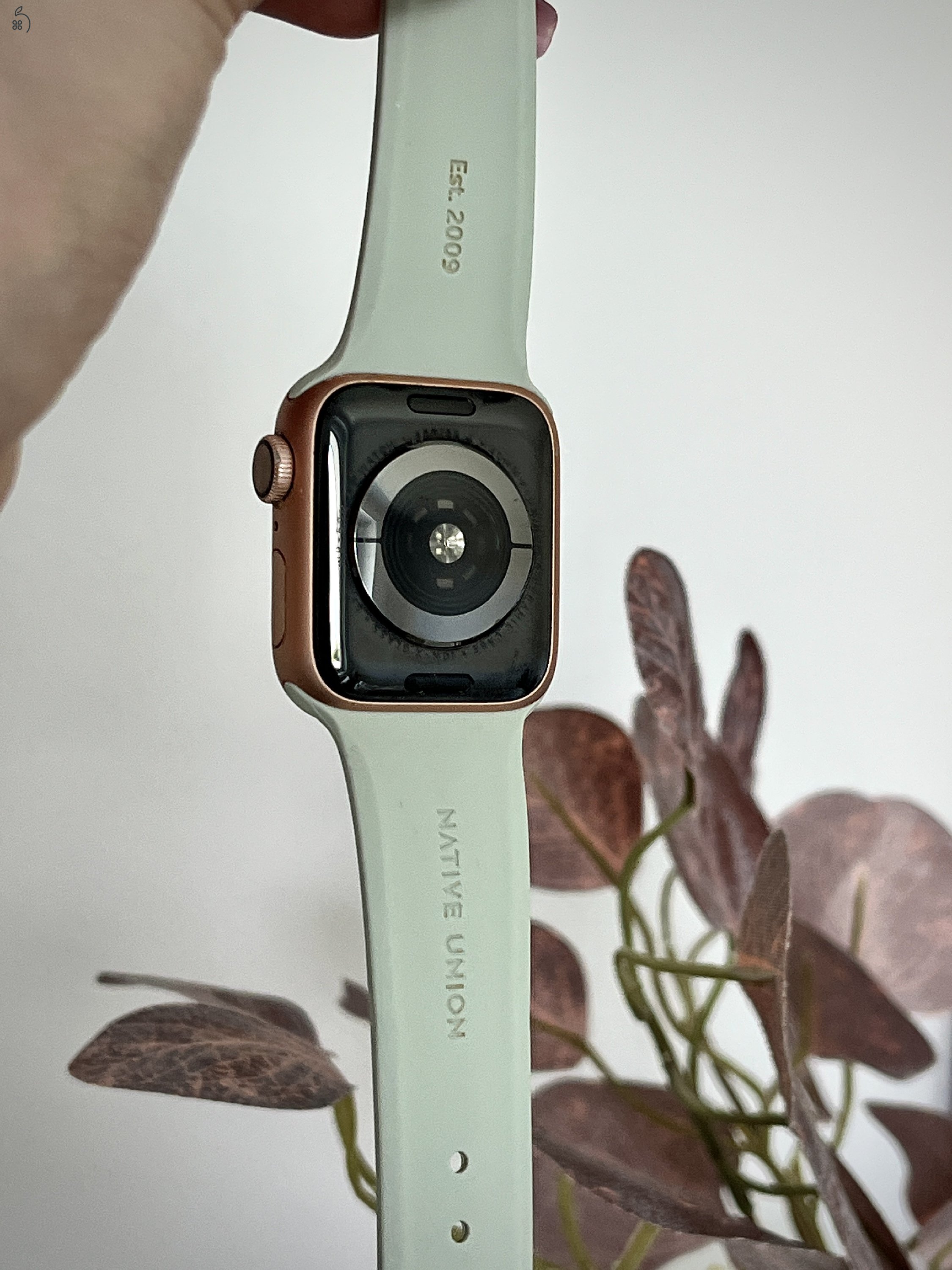iPhone 12 Pro 128GB + Apple Watch Series 4 + kiegészítők