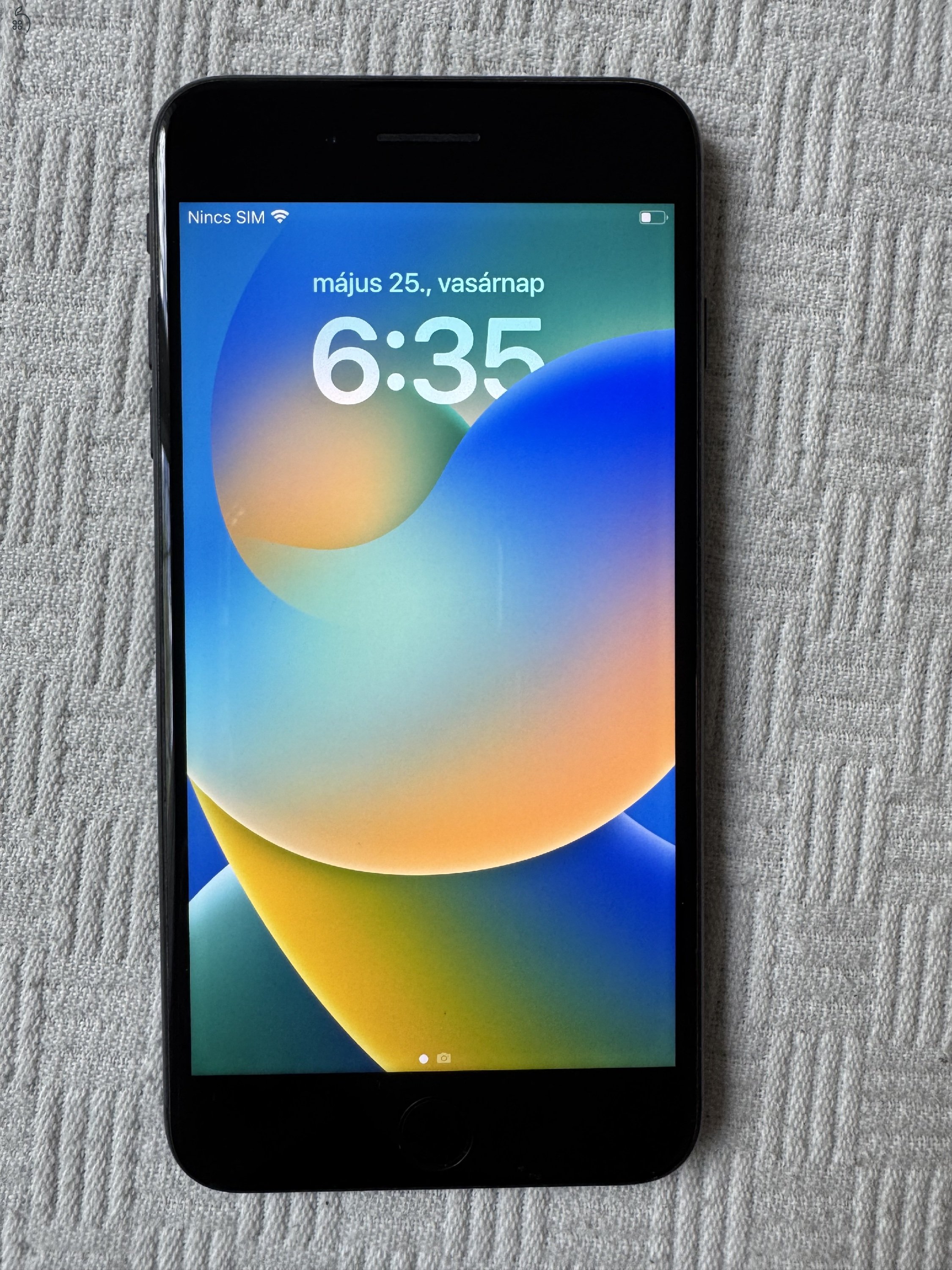 iPhone 8 Plus újszerű állapotban eladó