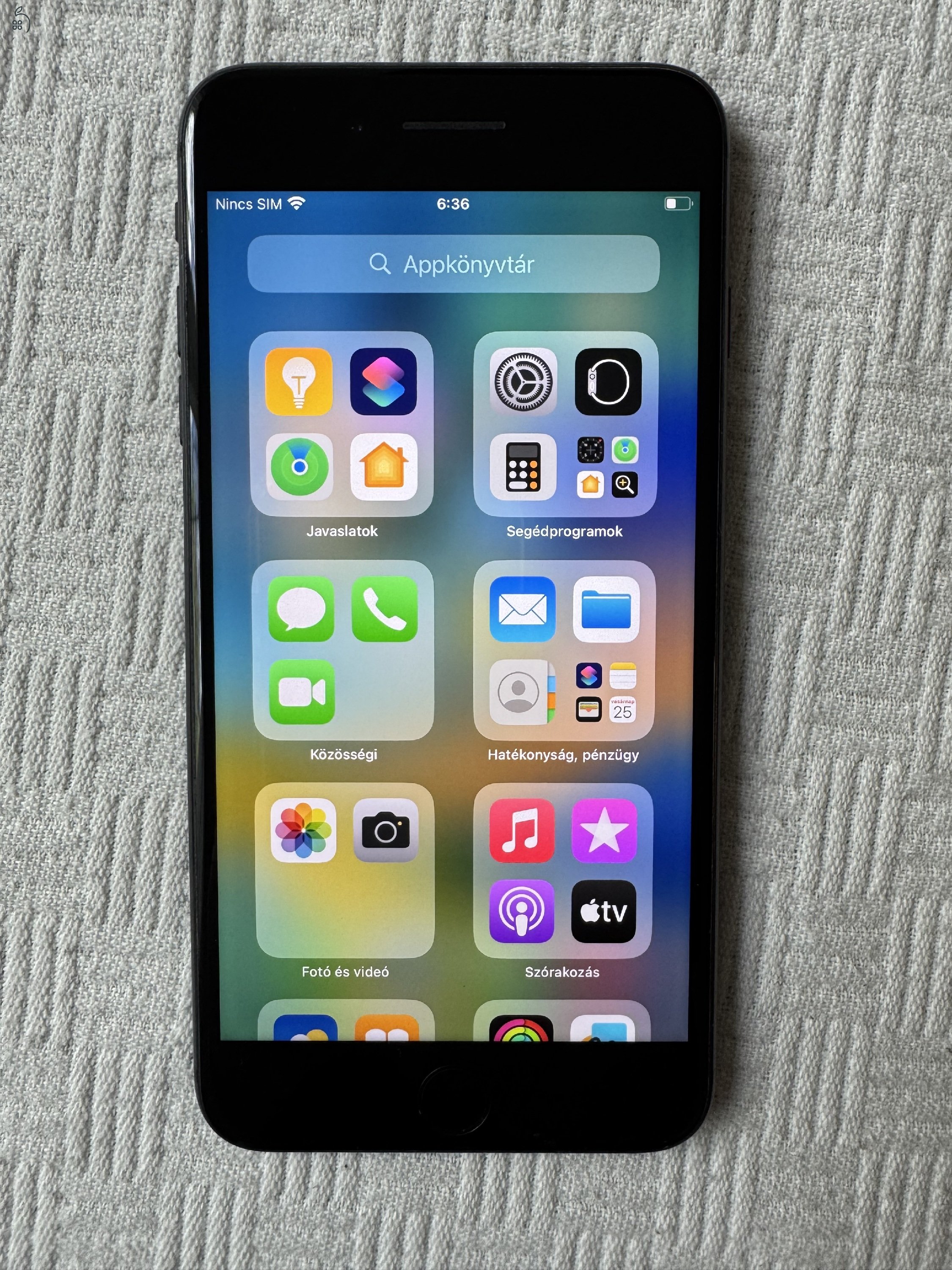 iPhone 8 Plus újszerű állapotban eladó