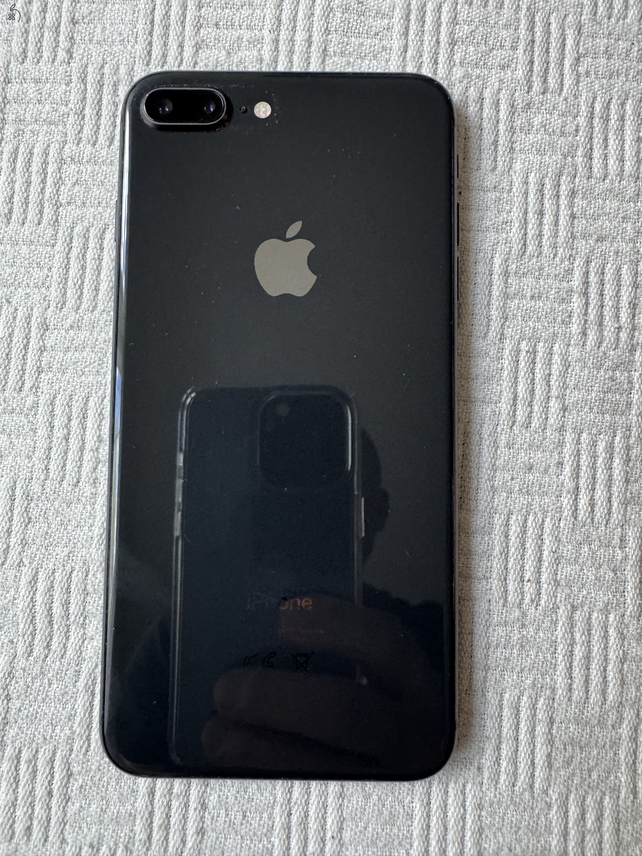 iPhone 8 Plus újszerű állapotban eladó