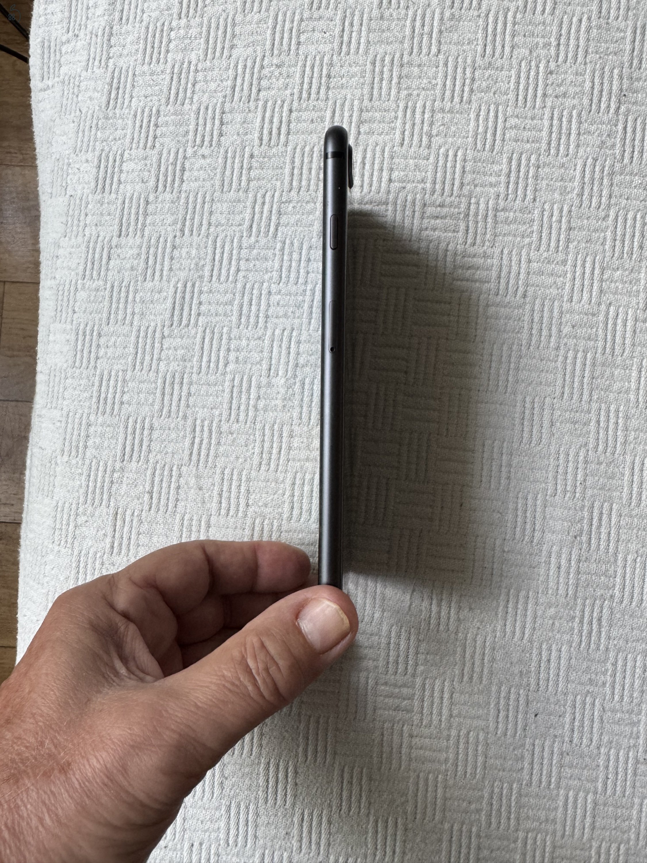 iPhone 8 Plus újszerű állapotban eladó