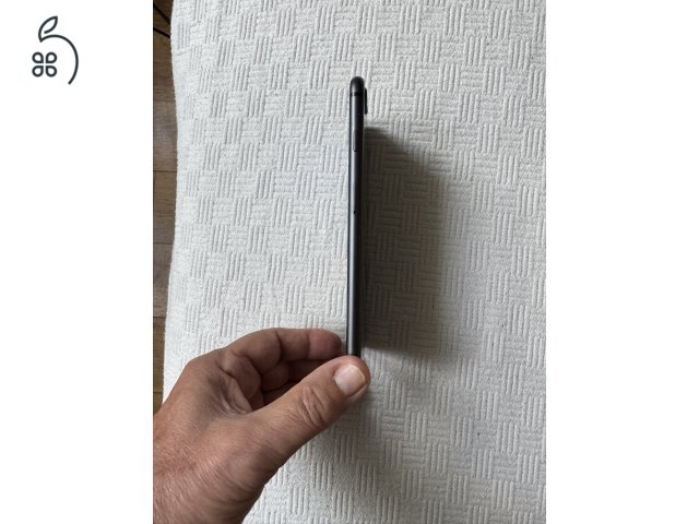 iPhone 8 Plus újszerű állapotban eladó