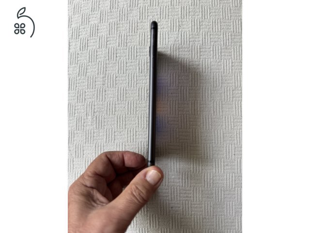 iPhone 8 Plus újszerű állapotban eladó