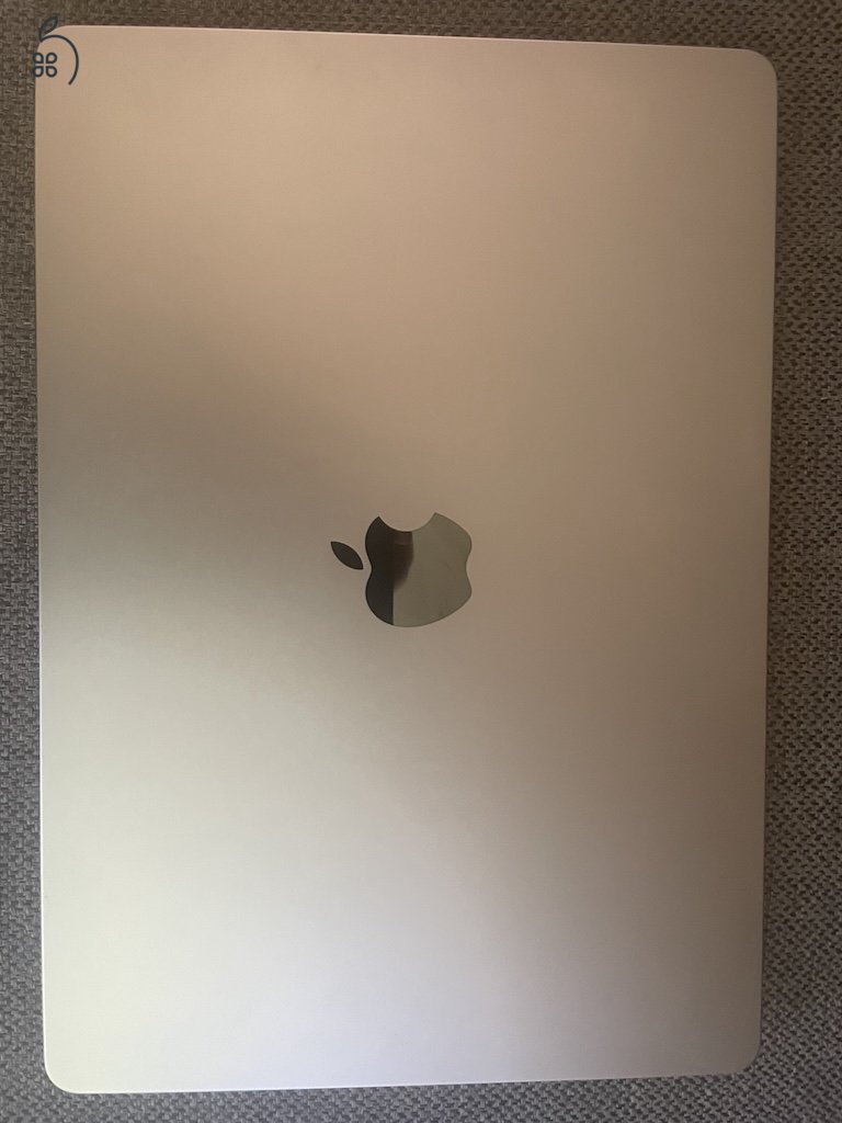 Apple MacBook Air 15,3