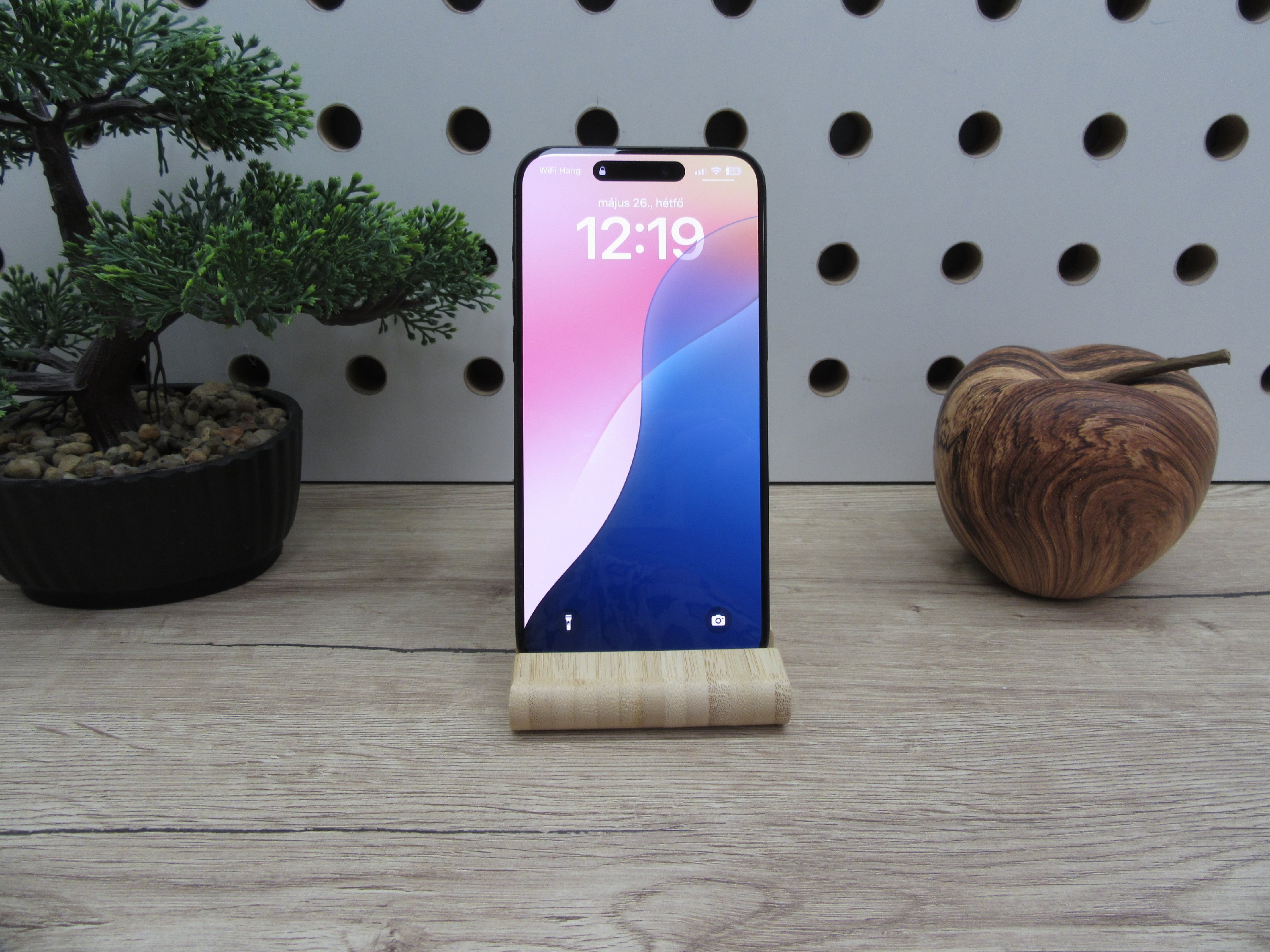 Apple iPhone 15 Pro Max - Black Titanium - Használt, karcmentes