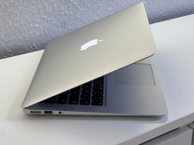 Hibátlan MacBook Air 2017 13 128GB 2 ÉV Garanciával Számlával Aksi 100%