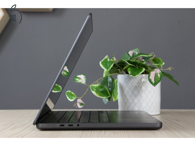 MacBook Pro 14
