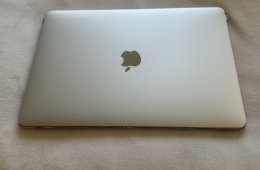 Patika állapotú M1 (8 core CPU) MacBook Air - USA modell
