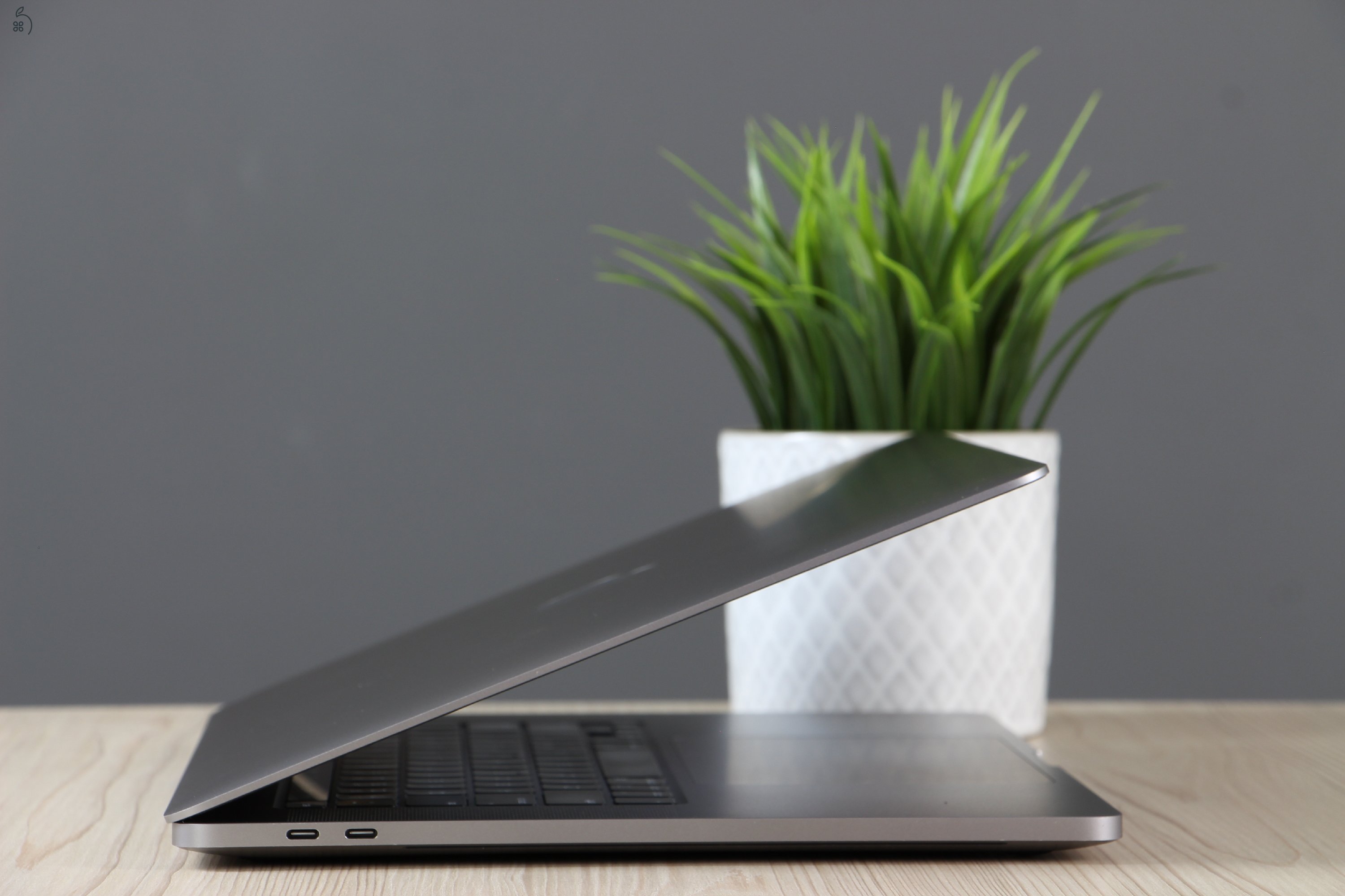 Apple Macbook Pro 16