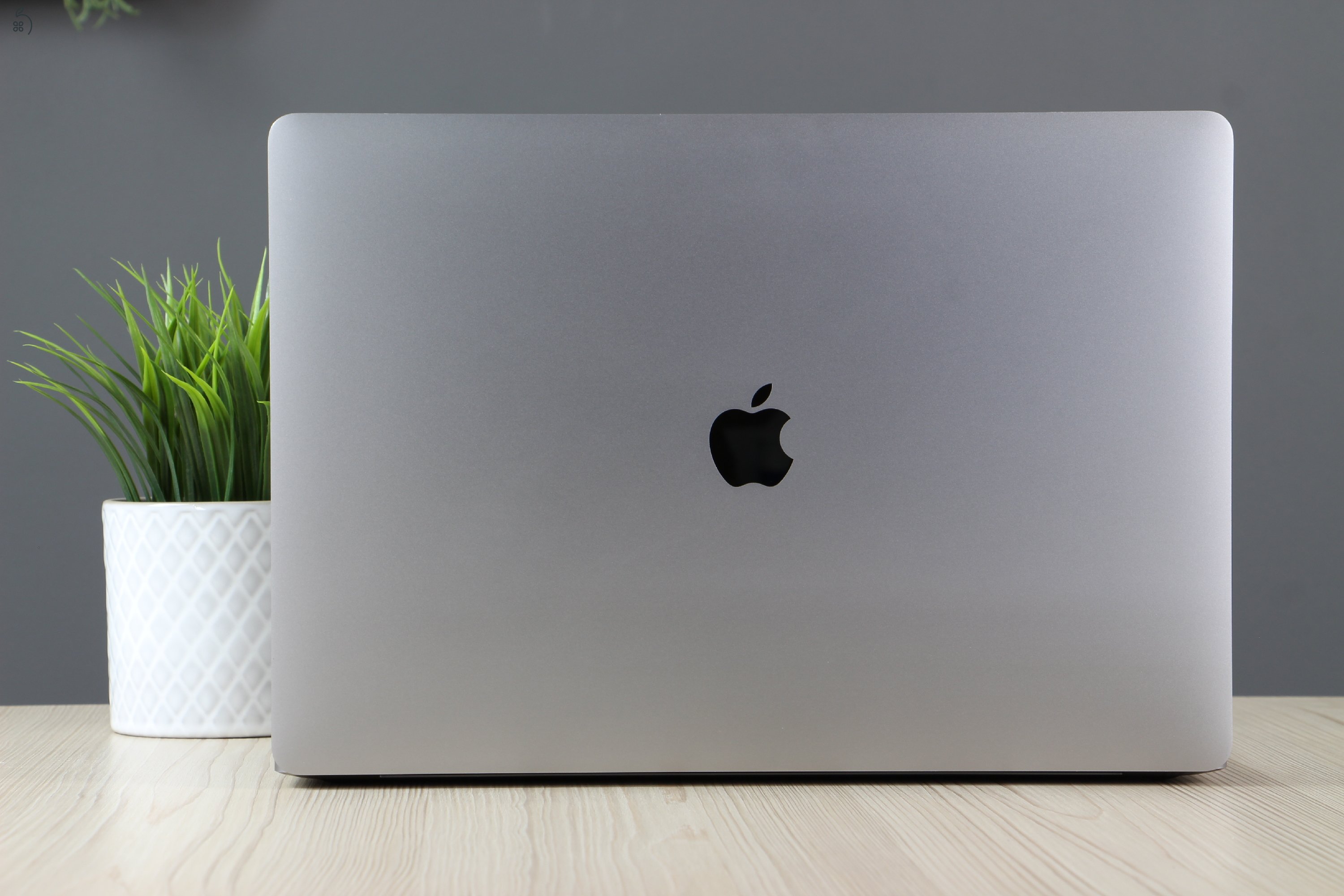 Apple Macbook Pro 16