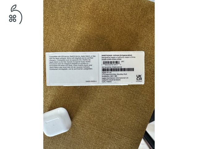 AirPods with MagSafe Charging Case (3rd gen.)