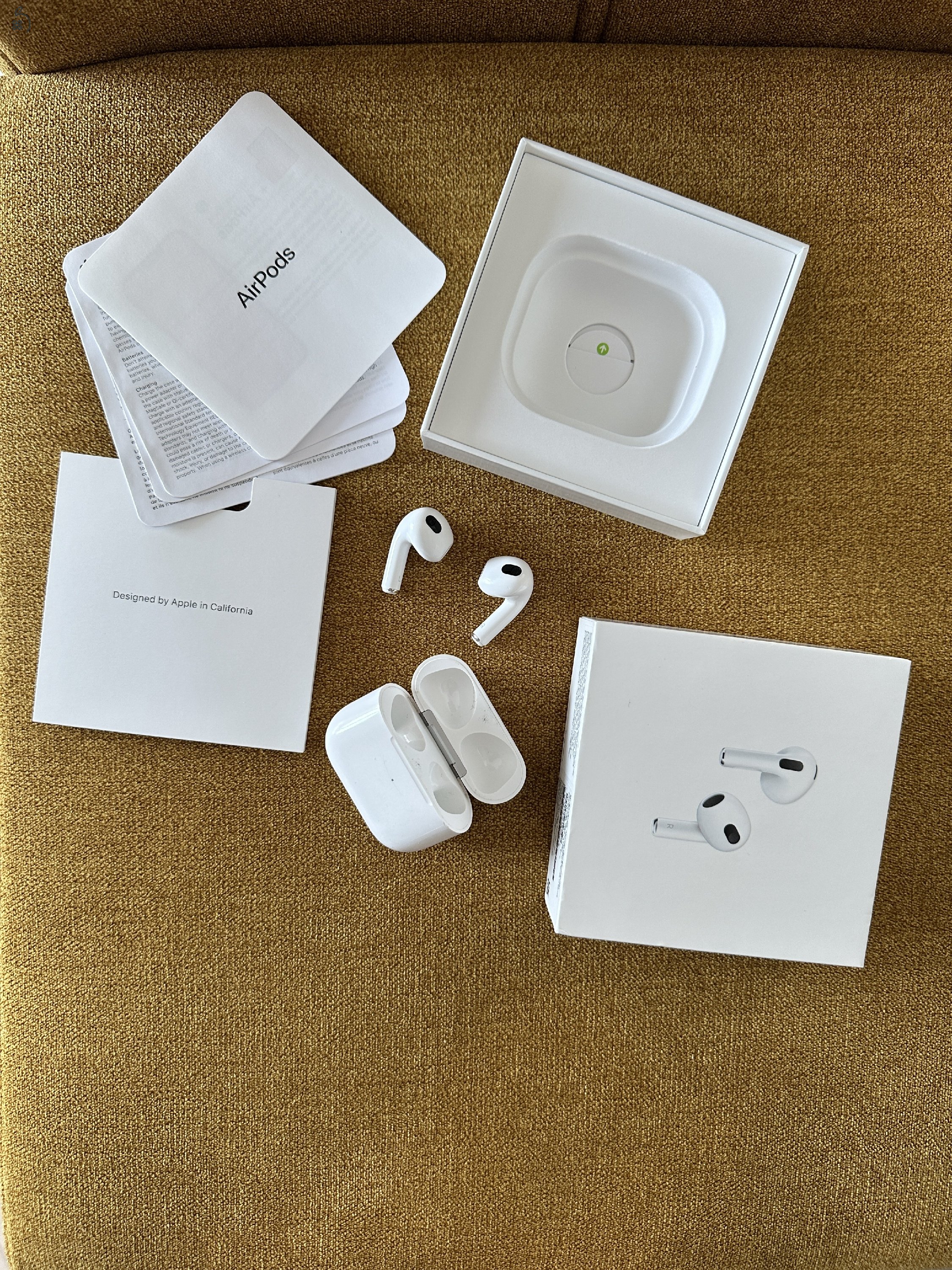 AirPods with MagSafe Charging Case (3rd gen.)