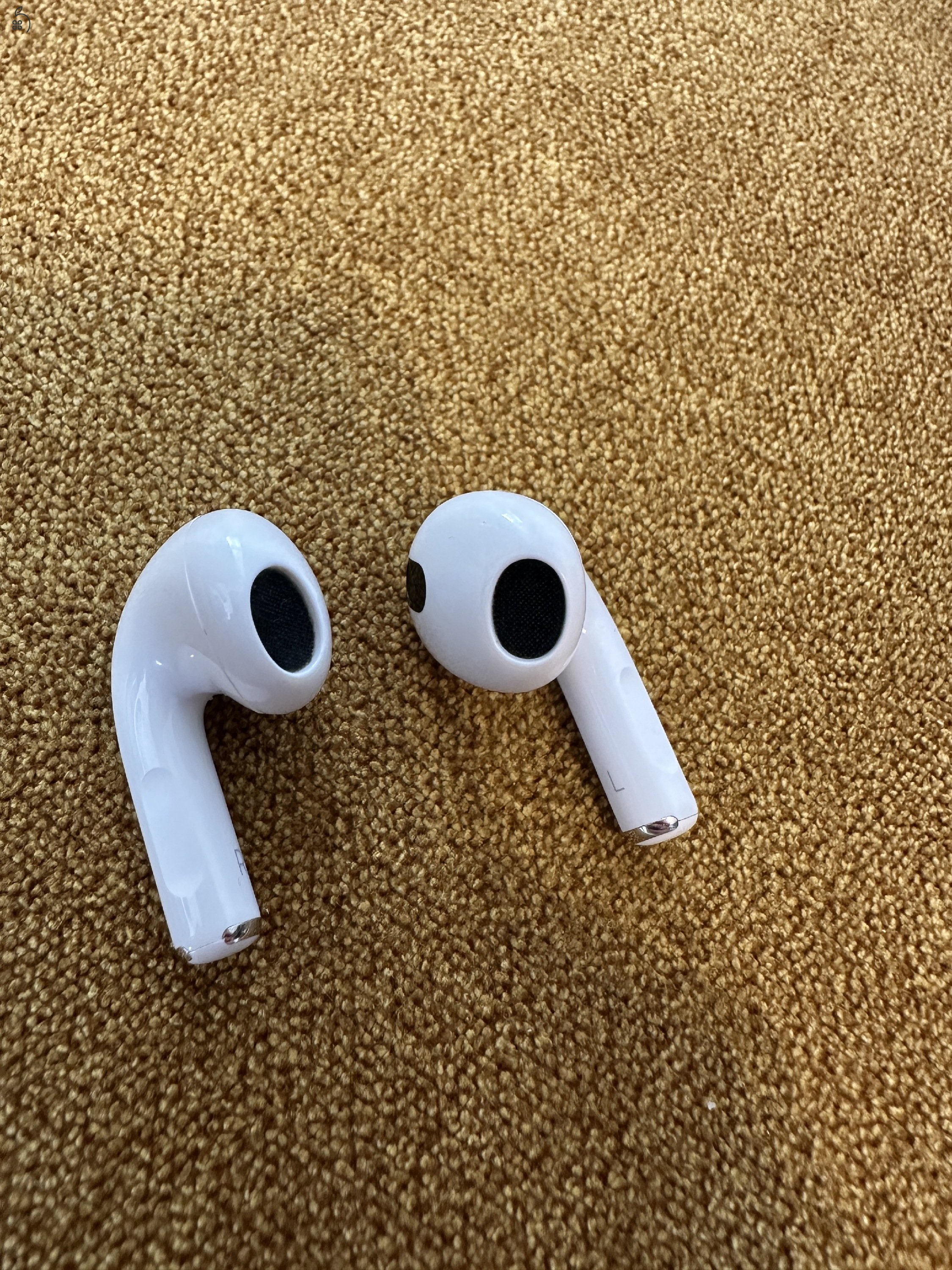 AirPods with MagSafe Charging Case (3rd gen.)