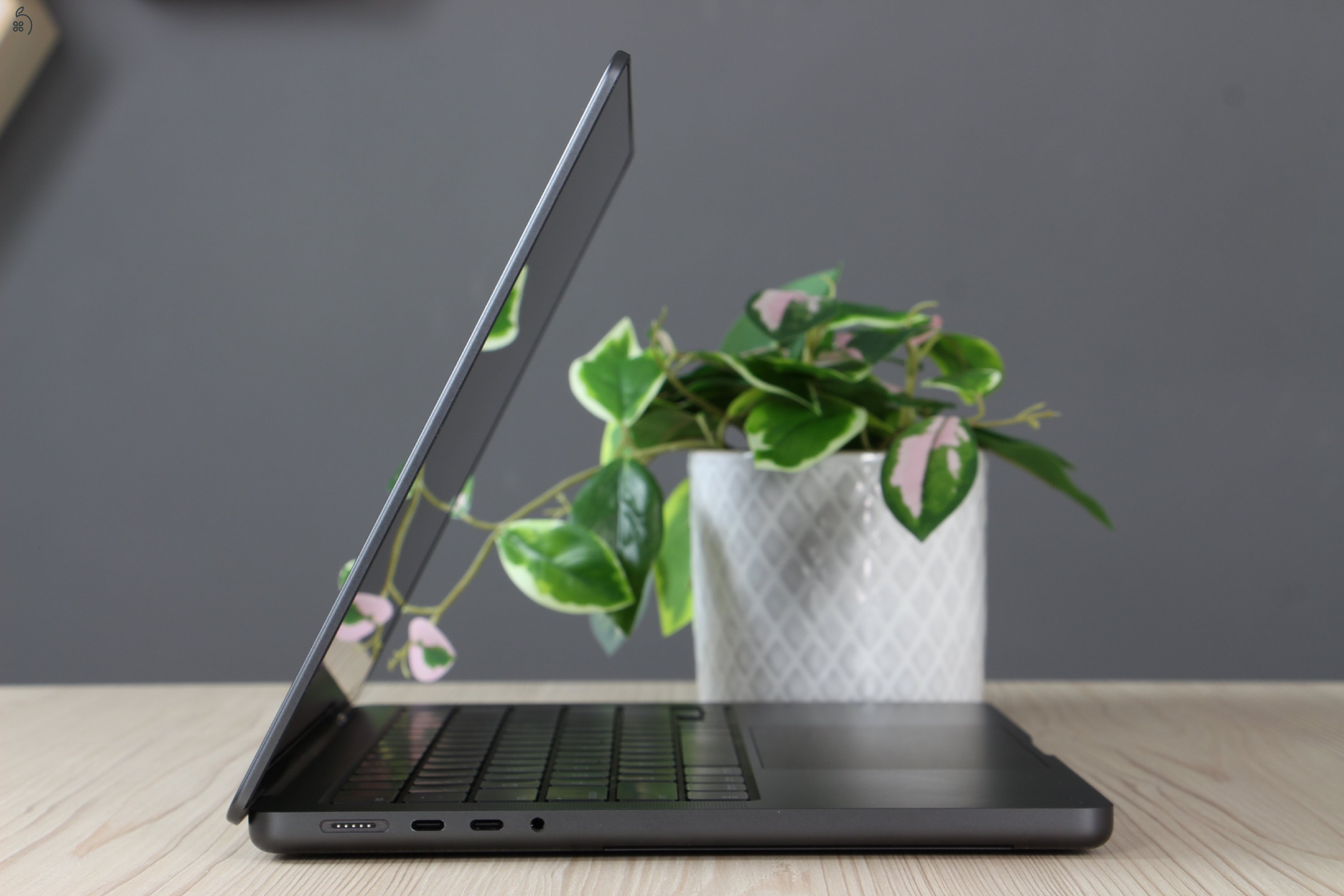 Apple Macbook Pro 14