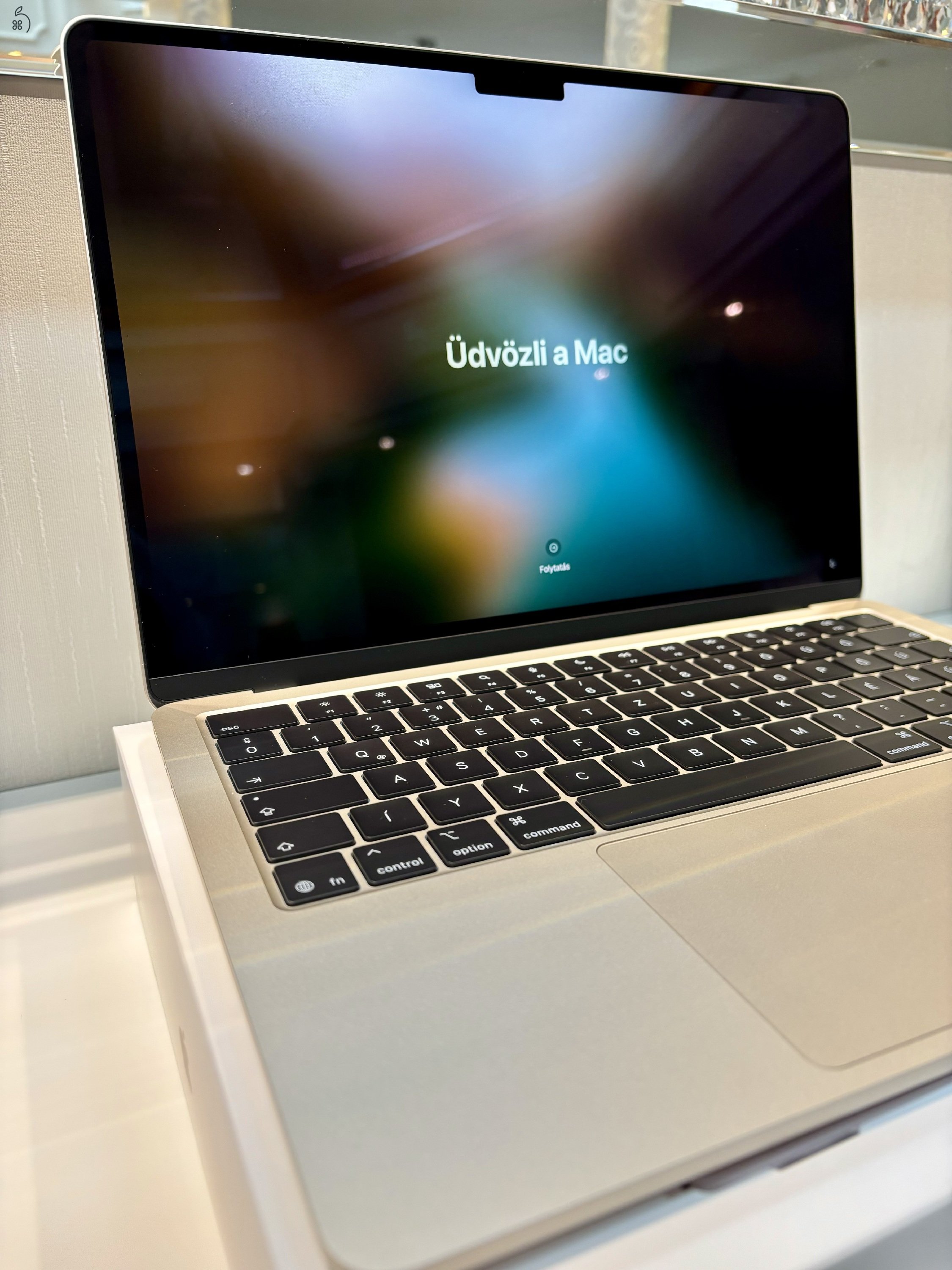 M4 MacBook Air 13” 2025 starlight