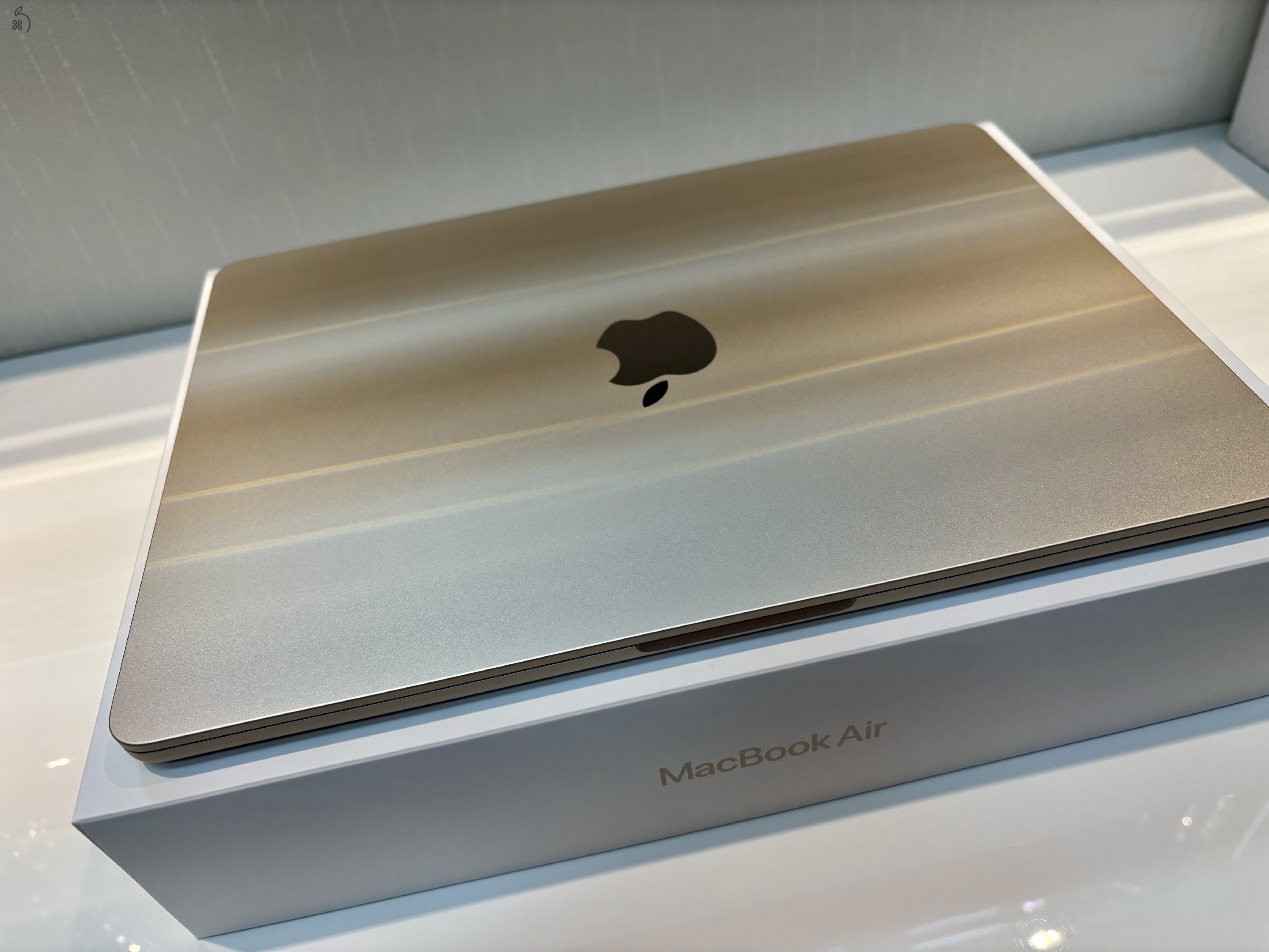 M4 MacBook Air 13” 2025 starlight