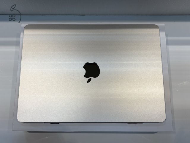 M4 MacBook Air 13” 2025 starlight