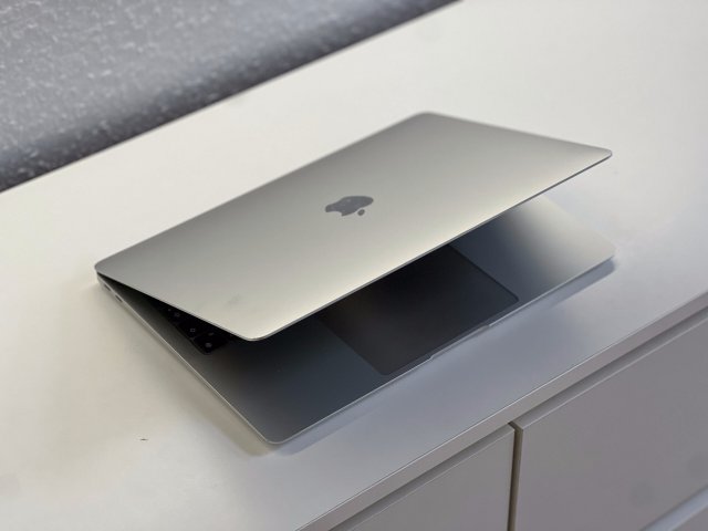 MacBook Air 2020 13 M1 256GB 2 ÉV Garanciával Számlával