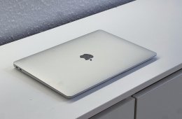 MacBook Air 2020 13 M1 256GB 2 ÉV Garanciával Számlával