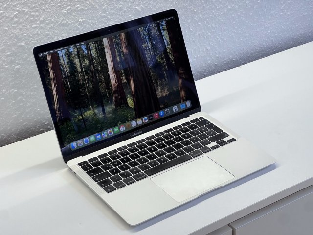 MacBook Air 2020 13 M1 256GB 2 ÉV Garanciával Számlával