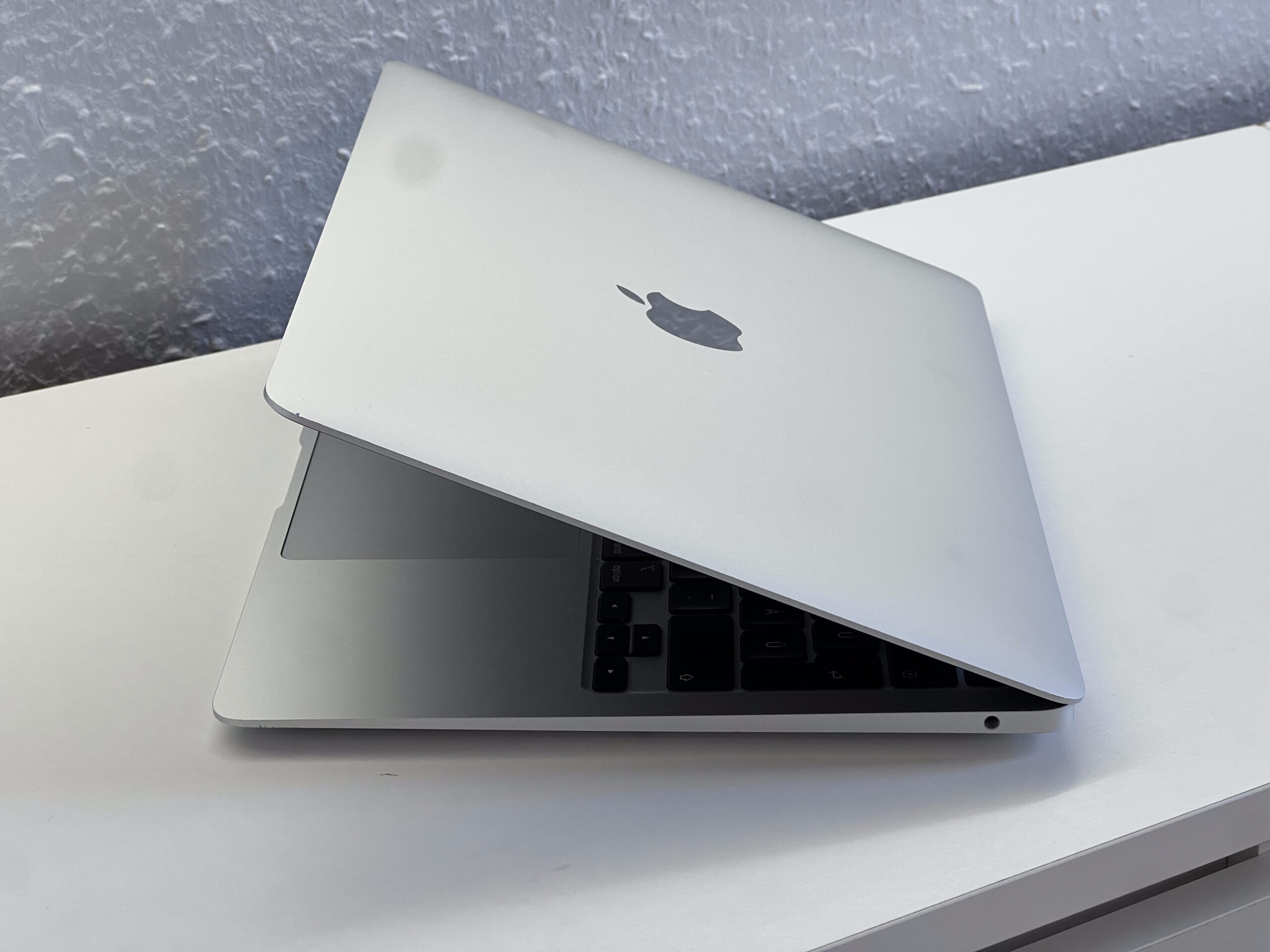 MacBook Air 2020 13 M1 256GB 2 ÉV Garanciával Számlával
