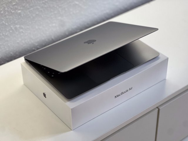 MacBook Air 2020 13 M1 256GB 2 ÉV Garanciával Számlával