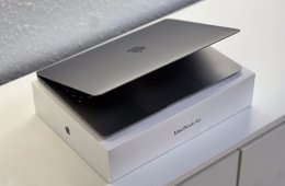 MacBook Air 2020 13 M1 256GB 2 ÉV Garanciával Számlával