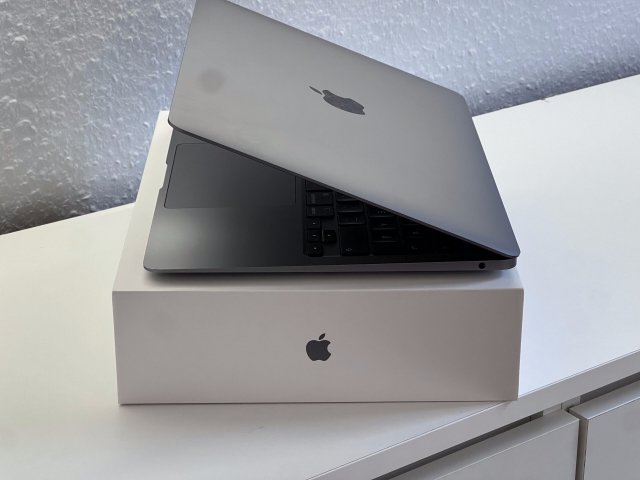 MacBook Air 2020 13 M1 256GB 2 ÉV Garanciával Számlával