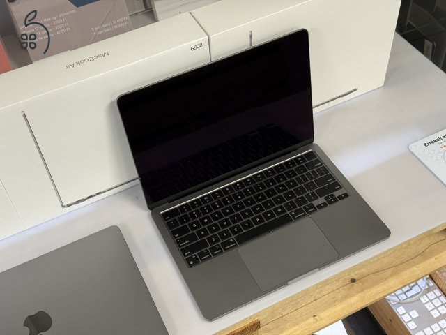 Újszerű MacBook Air M2 16/256 ÁFÁS!