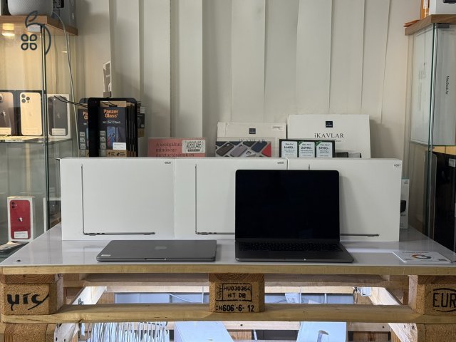 Újszerű MacBook Air M2 16/256 ÁFÁS!