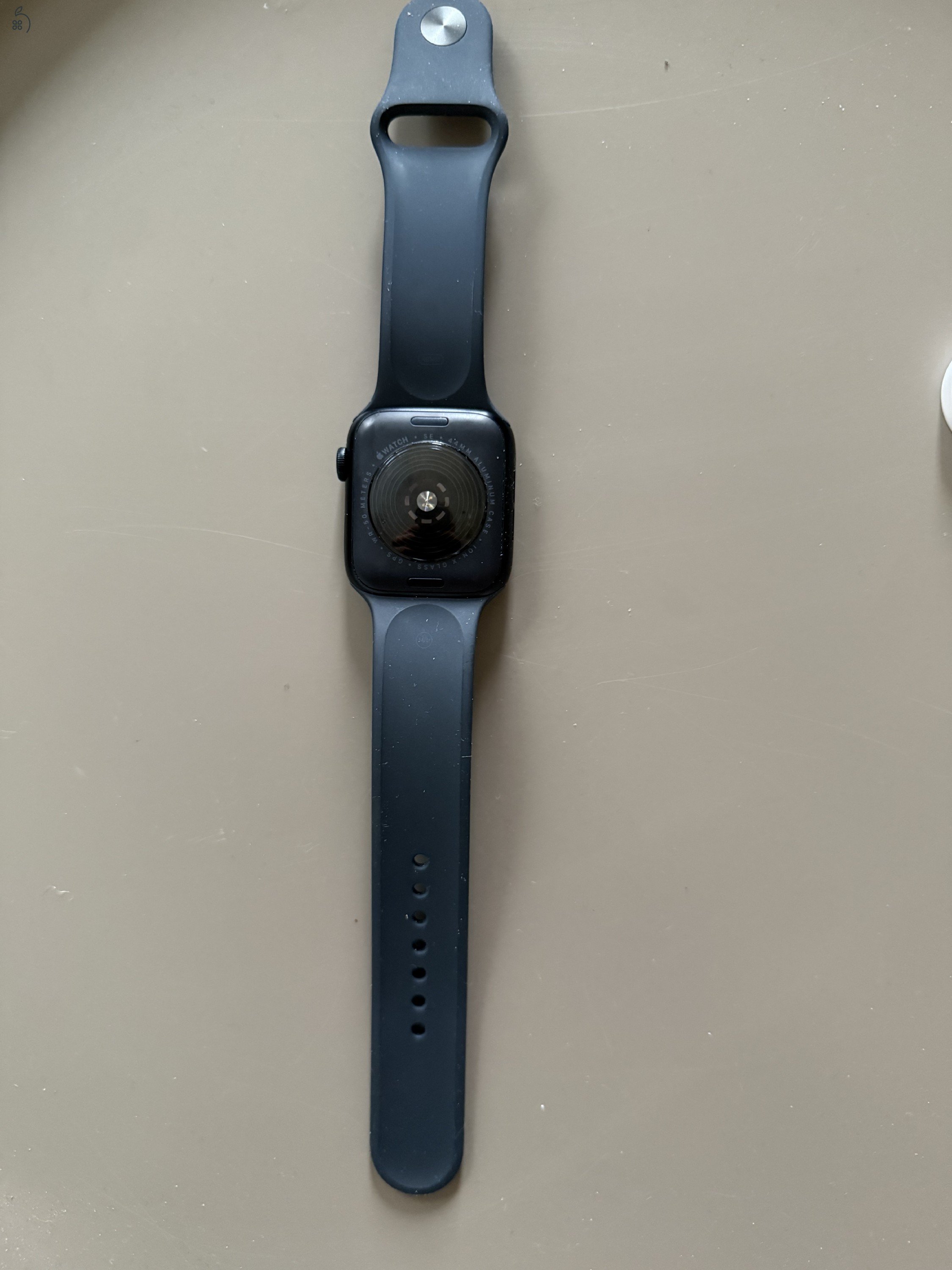 Apple Watch SE GPS 44mm - párszor használt
