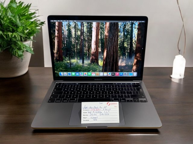 105. Apple MacBook Pro 13