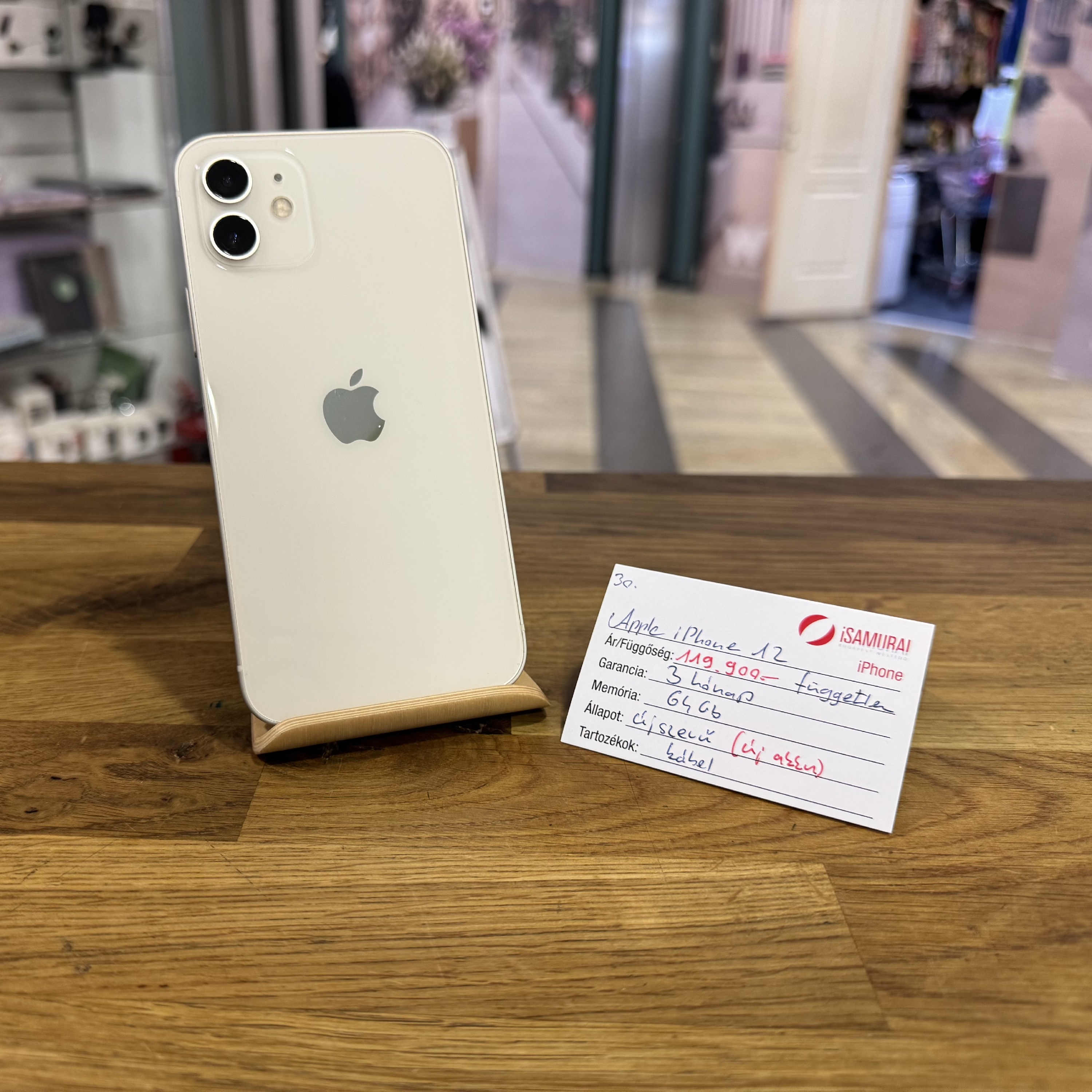 30. Apple iPhone 12 - Fehér - 64 GB - ÚJ AKKU