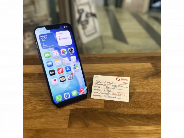 52. Apple iPhone 13 - 256 GB - Fekete - Akku 100%